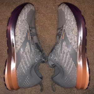 Women’s size 9.5 Brooks Levitate running shoes